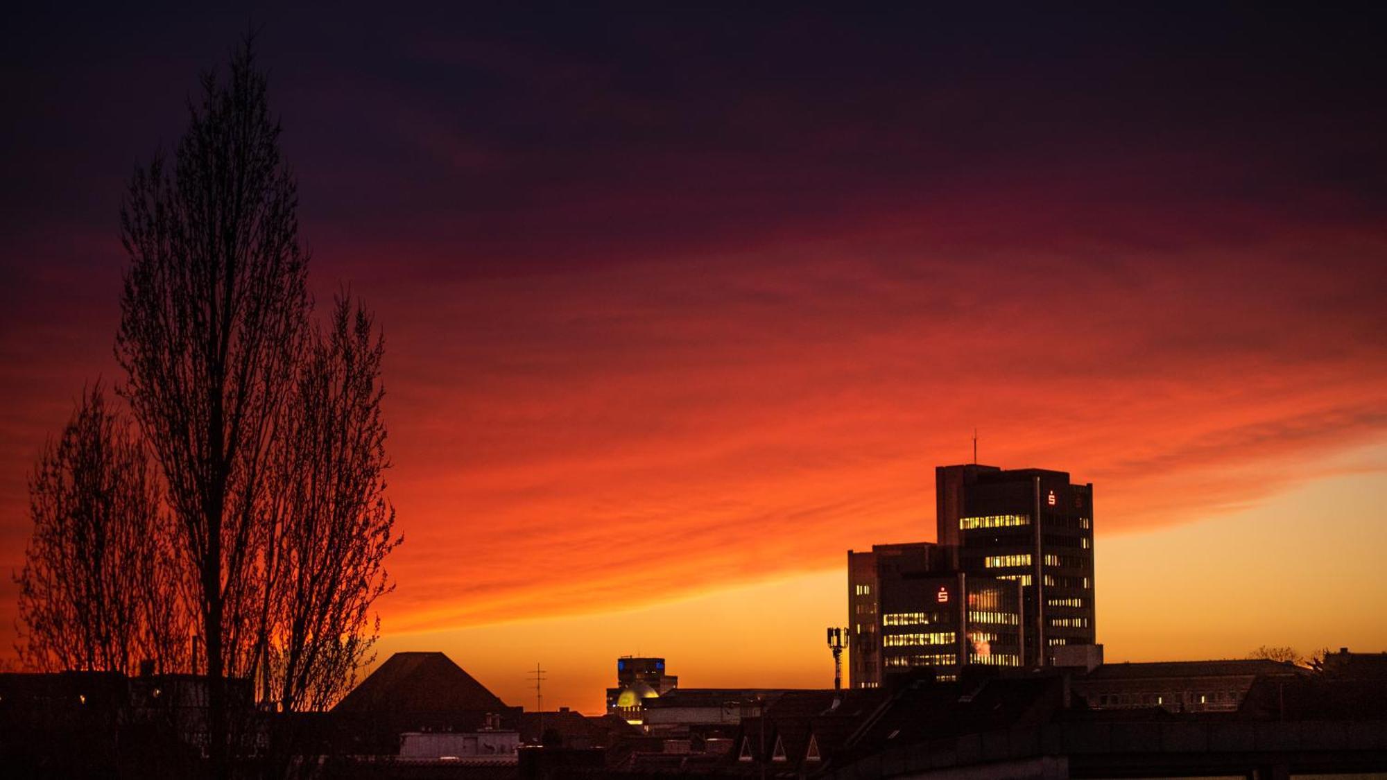 Eich-Penthouse, Zentral Am Stadtwald Mit Ausblick Ueber Die Stadt, 24H Self Check-In, Netflix, Disneyplus Hanóver Exterior foto